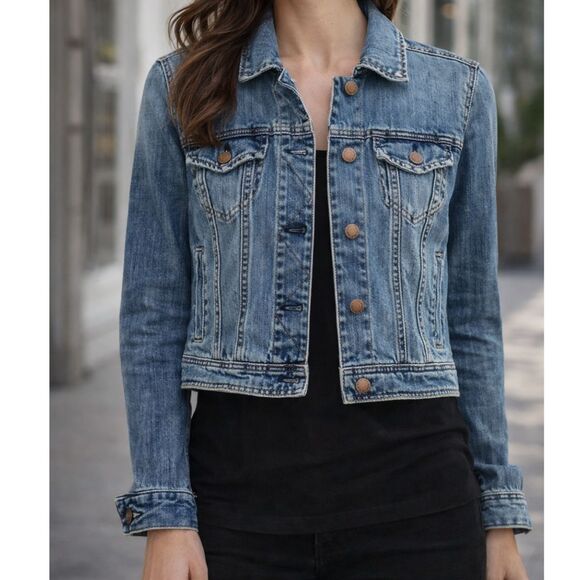 American Eagle By Payless Jackets & Blazers - American Eagle Fitted Trucker Denim Jacket Medium Wash Jean Jacket L